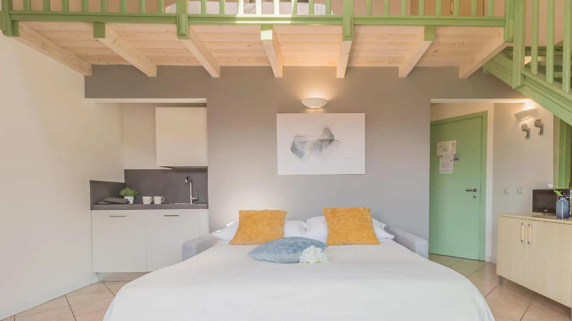 Monolocale Con Soppalco Brezza Del Lario By Varenna Holidays Ντέρβιο