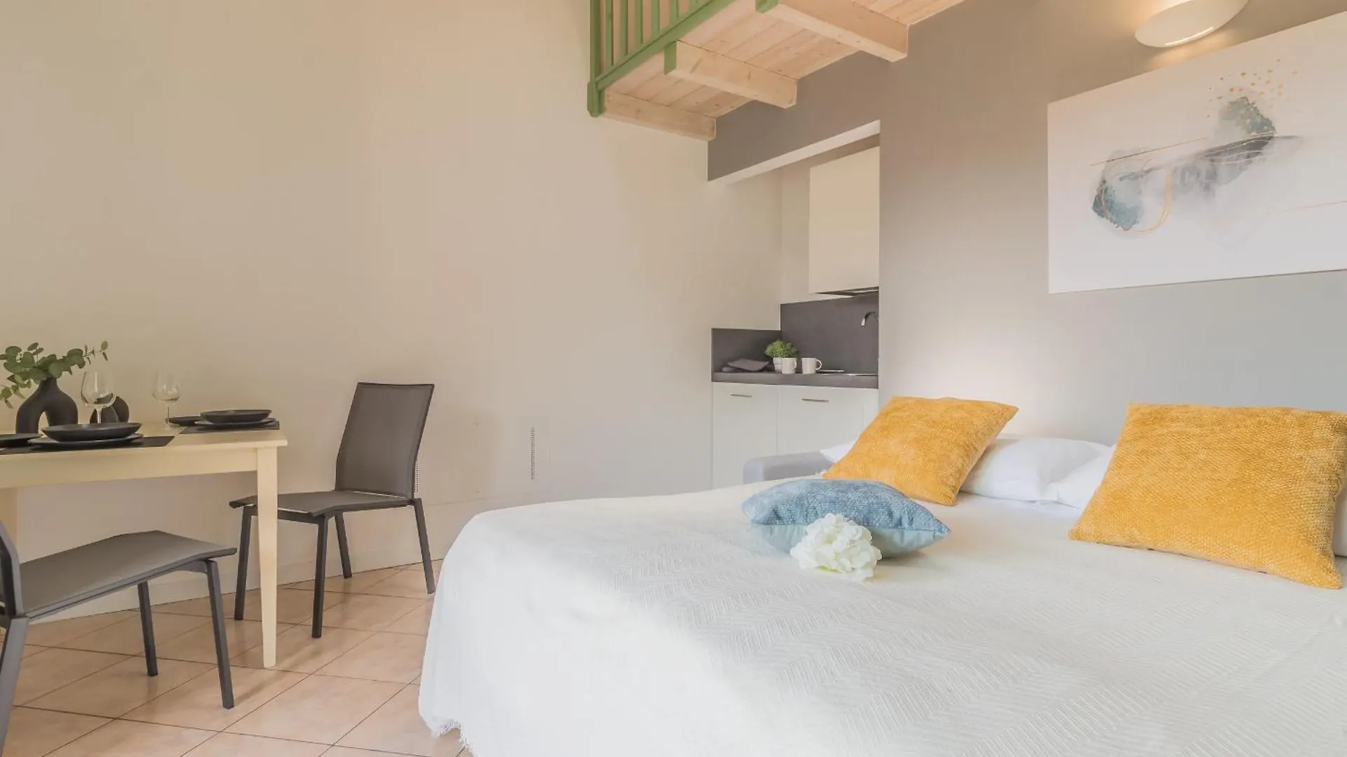 Monolocale Con Soppalco Brezza Del Lario By Varenna Holidays Apartman Dervio