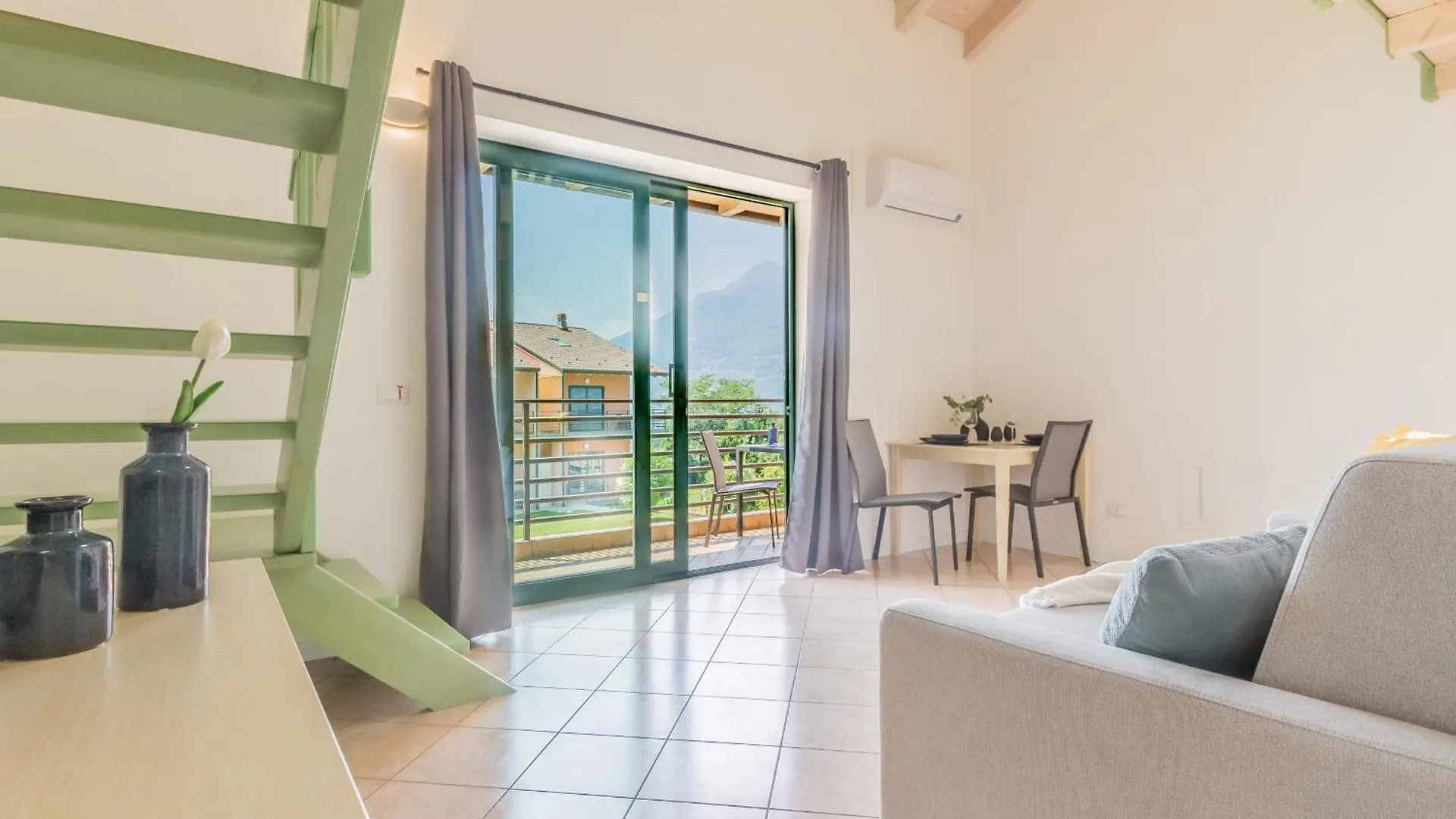 Monolocale Con Soppalco Brezza Del Lario By Varenna Holidays Ιταλία
